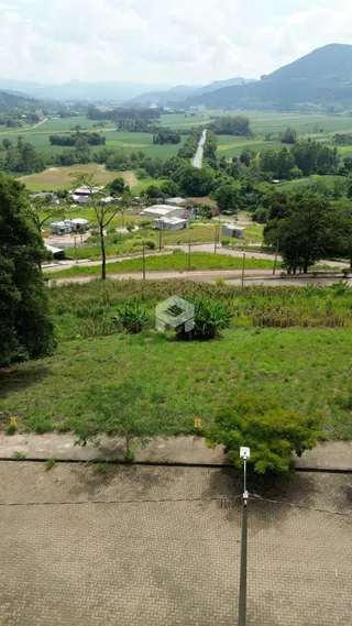 Vista panorâmica de campos e vegetação rural na região de Lajeado.