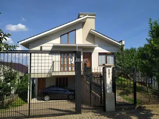 Casa com 4 dormitórios, foto 1
