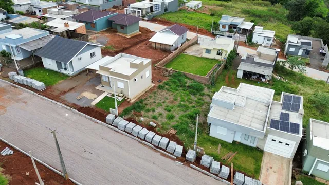 Vista aérea de várias propriedades residenciais em Lajeado, Brasil.