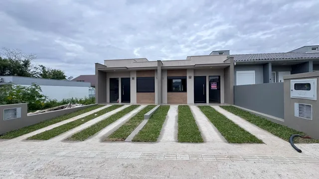 Casa geminada com 2 dormitórios