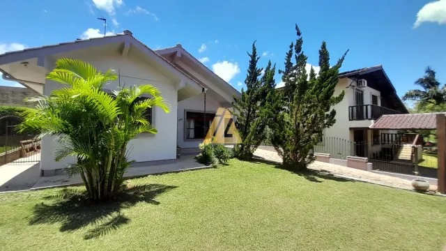 Casa com 3 dormitórios