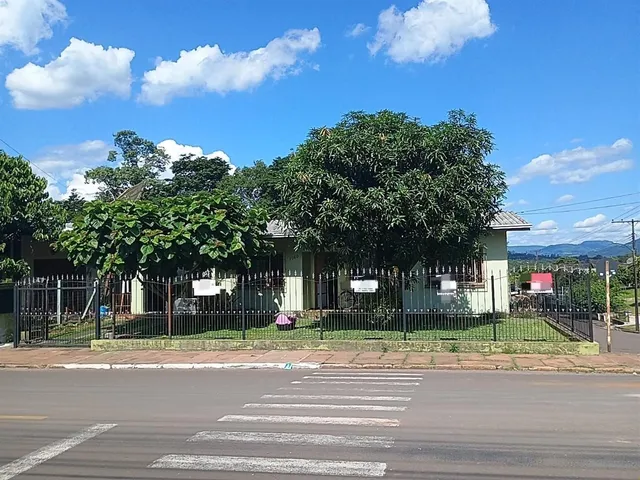 Casa com 4 dormitórios