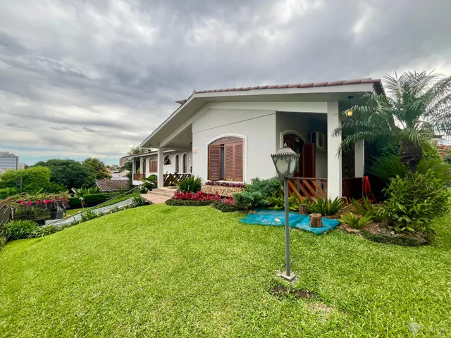 Casa com 4 dormitórios