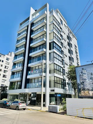 Fachada moderna de um edifício residencial em Lajeado, Brasil.
