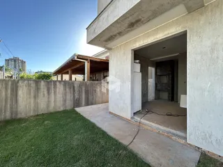 Fachada de uma residência com área externa em Lajeado, Brasil.