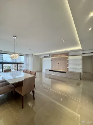 Apartamento com 3 dormitórios, foto 2