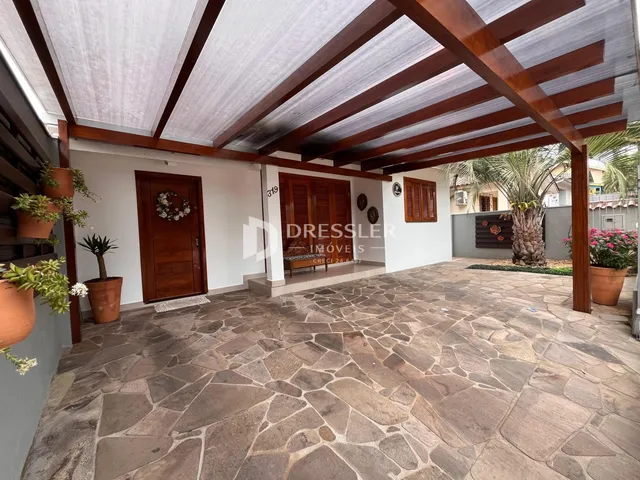 Casa com 3 dormitórios