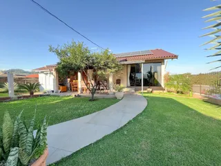Casa com 4 dormitórios, foto 1