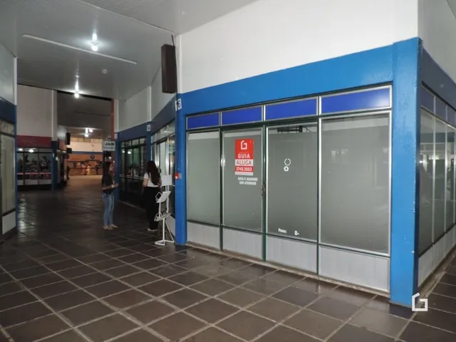 Hall de um corredor interno de um imóvel em Lajeado.