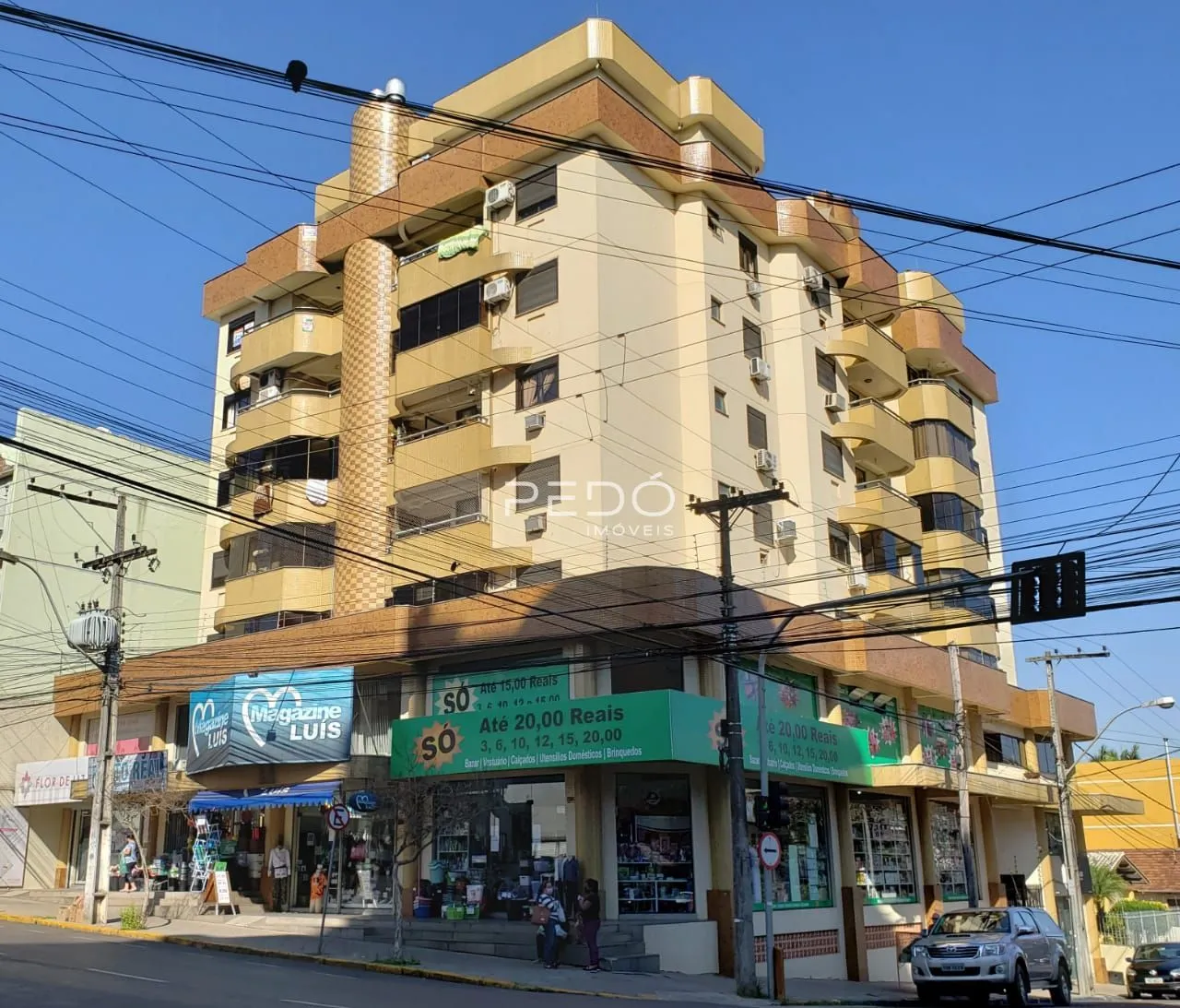 Fachada de um edifício residencial em Lajeado, Brasil.