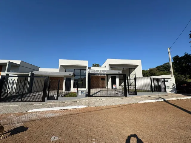 Fachada de uma residência moderna em Lajeado, Brasil.