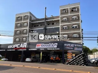 Fachada de um prédio comercial em Lajeado, Brasil.