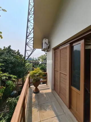 Fachada de um imóvel em Lajeado, Brasil com área externa.