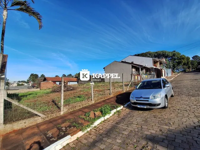 Vista externa de uma propriedade em uma rua no Brasil.