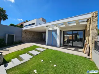 Casa com 3 dormitórios, foto 1