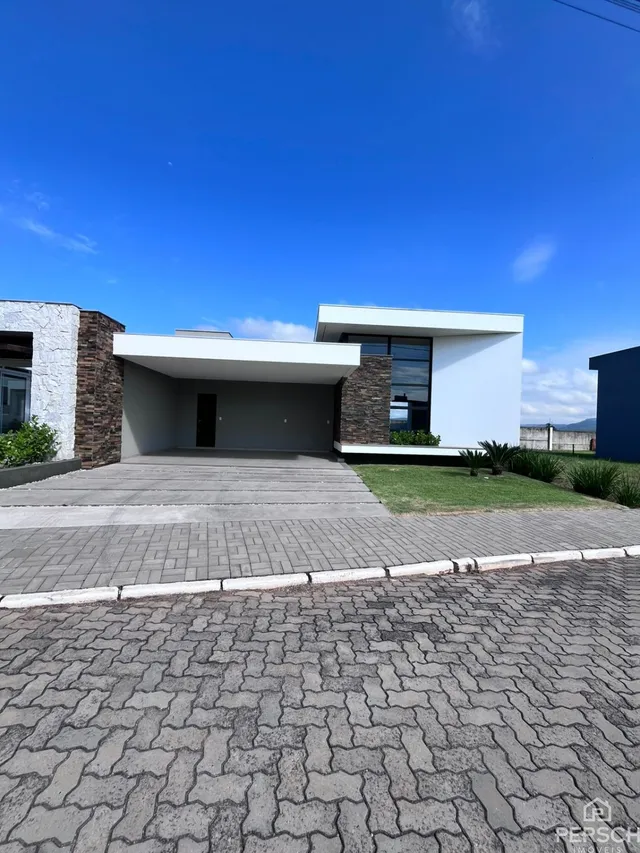Casa com 3 dormitórios