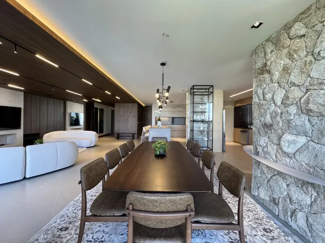 Apartamento com 4 dormitórios