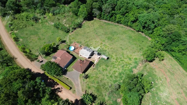 Área rural com 3 dormitórios