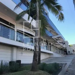 Fachada moderna de um edifício residencial em Lajeado, Brasil.