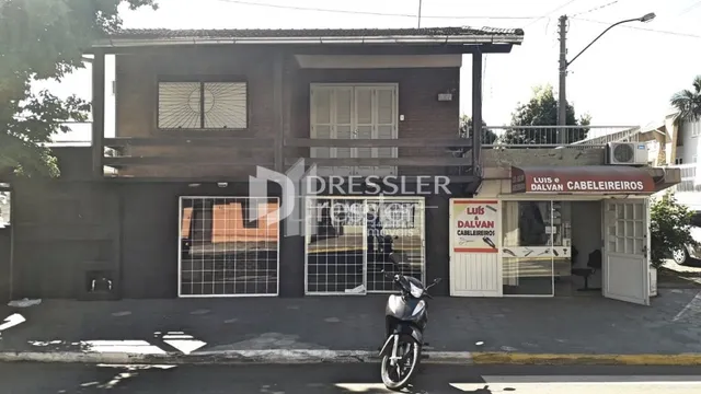 Casa com 4 dormitórios