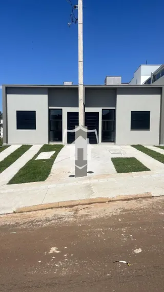 Casa geminada com 2 dormitórios