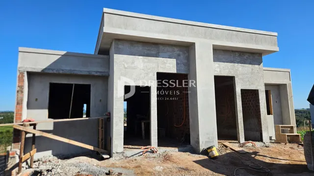 Fachada de construção de uma residência em Lajeado, Brasil.