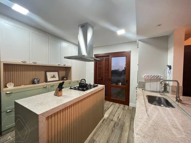 Casa com 5 dormitórios, foto 4