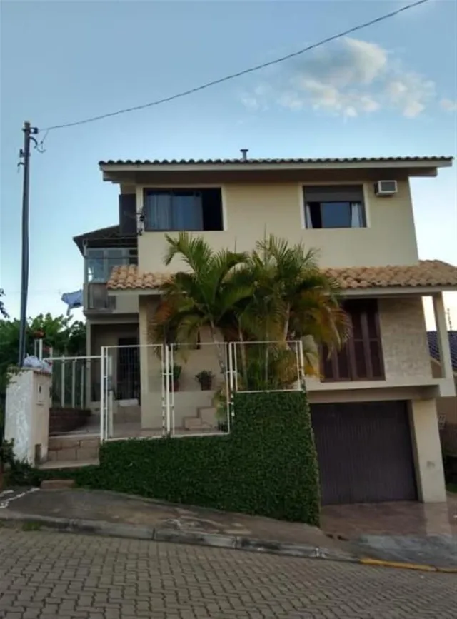 Casa com 4 dormitórios