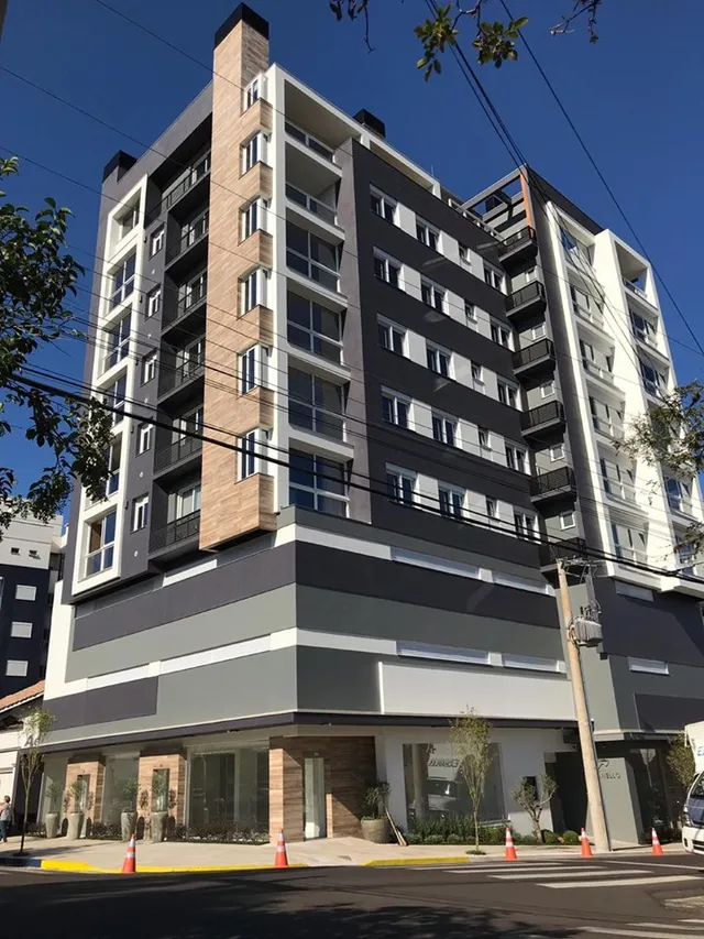 Fachada de um prédio residencial moderno em Lajeado, Brasil.