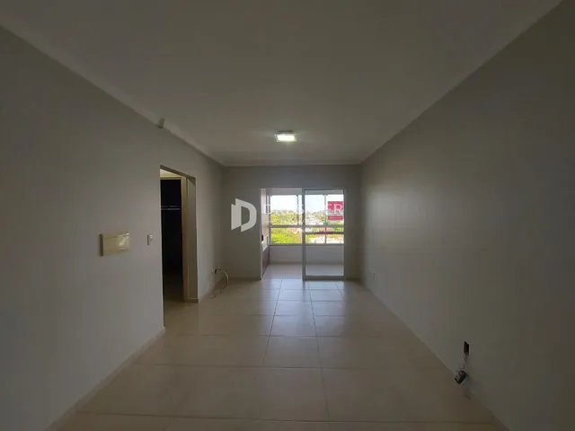 Um corredor interno de uma residência em Lajeado, Brasil.
