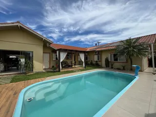 Casa com 4 dormitórios, foto 1