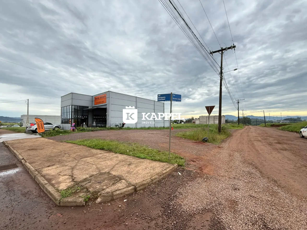 Vista externa de um prédio comercial em Lajeado, Brasil.