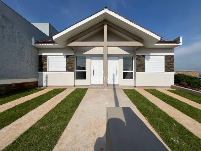 Casa geminada com 2 dormitórios