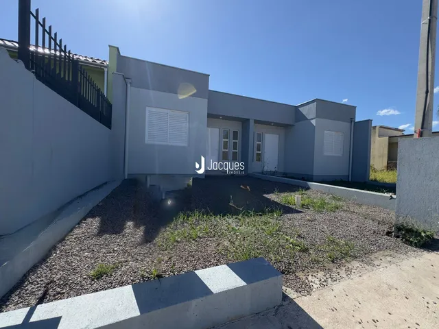 Casa geminada com 2 dormitórios