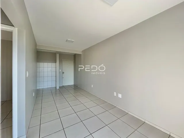 Corredor interno de uma residência em Lajeado, Brasil.