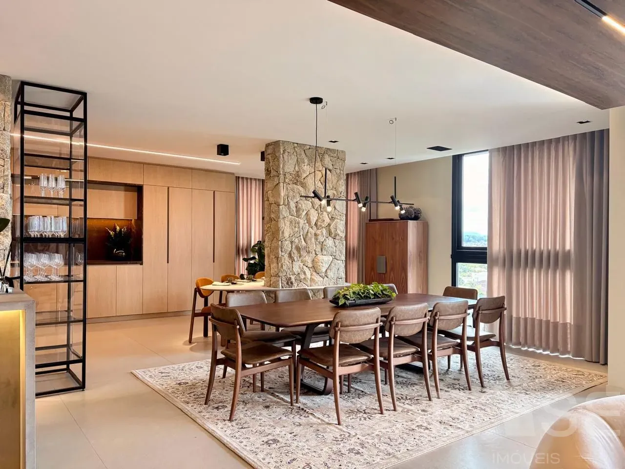 Apartamento com 4 dormitórios, foto 1