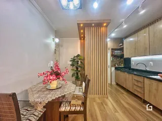 Foto de uma área de jantar em um imóvel no Brasil.
