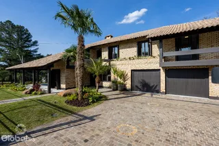 Casa com 4 dormitórios, foto 1