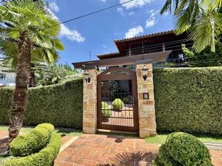 Casa com 5 dormitórios, foto 1