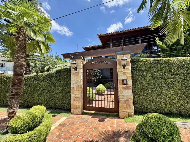 Casa com 5 dormitórios