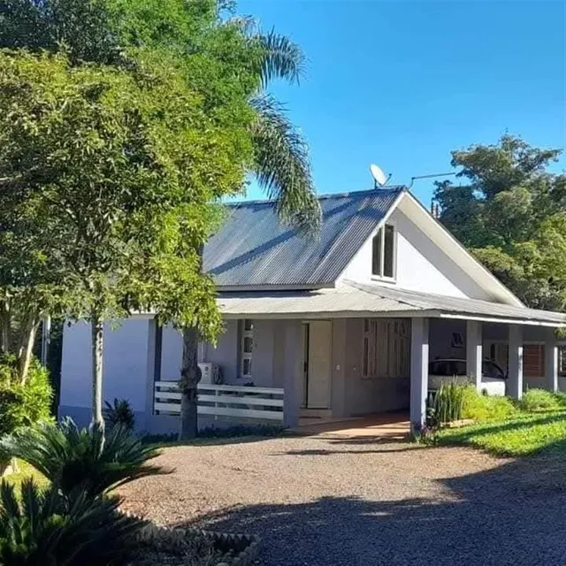 Casa com 4 dormitórios
