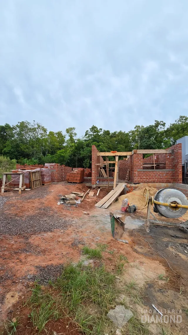 Casa geminada com 2 dormitórios