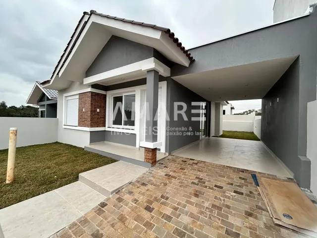 Fachada de uma casa moderna em Lajeado, Brasil.