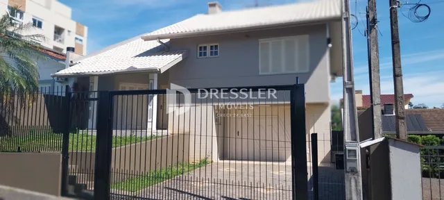 Casa com 3 dormitórios