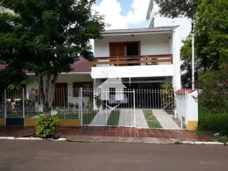 Casa com 5 dormitórios, foto 1