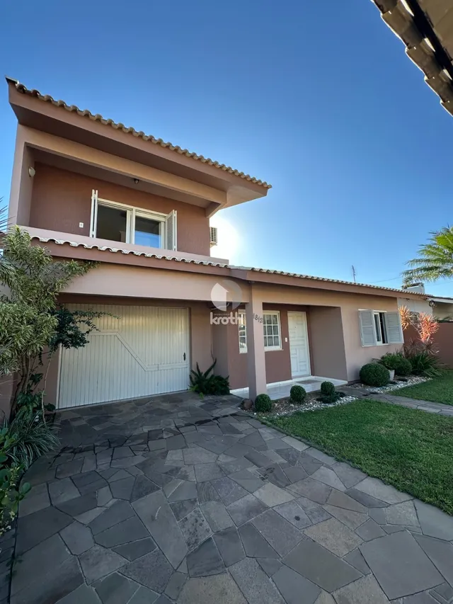 Casa com 4 dormitórios