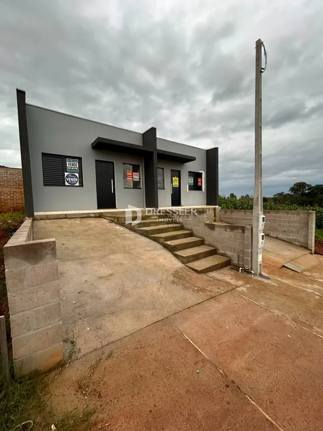 Casa geminada com 2 dormitórios