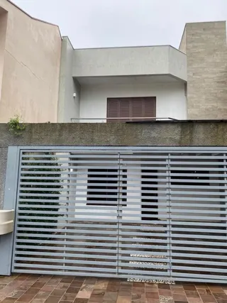 Sobrado com 3 dormitórios