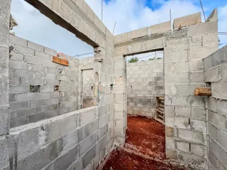 Vista da estrutura de concreto de uma construção em Lajeado.