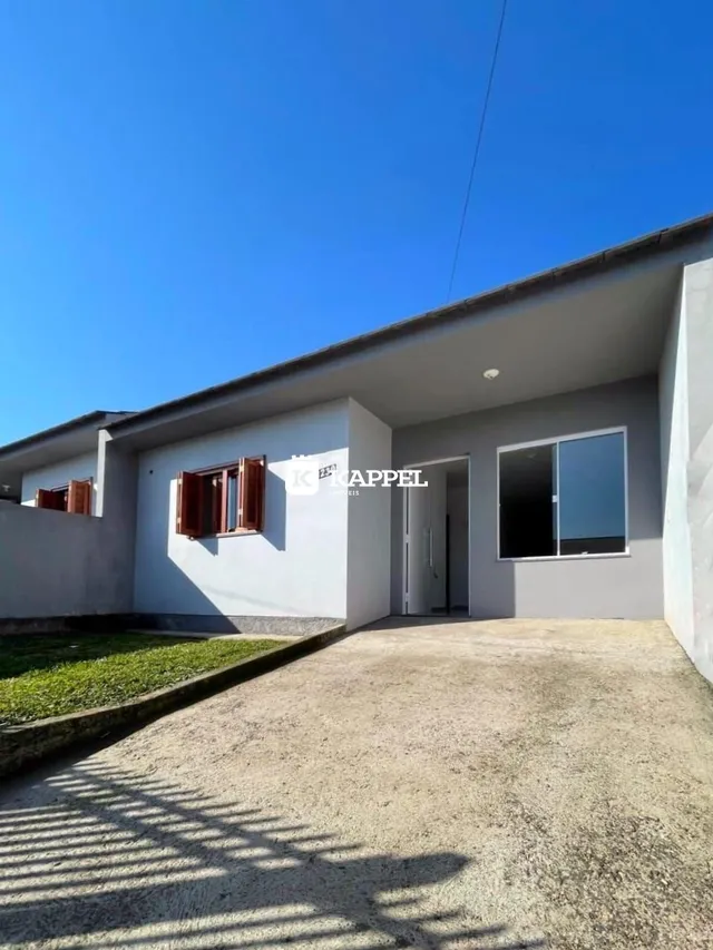 Casa geminada com 2 dormitórios